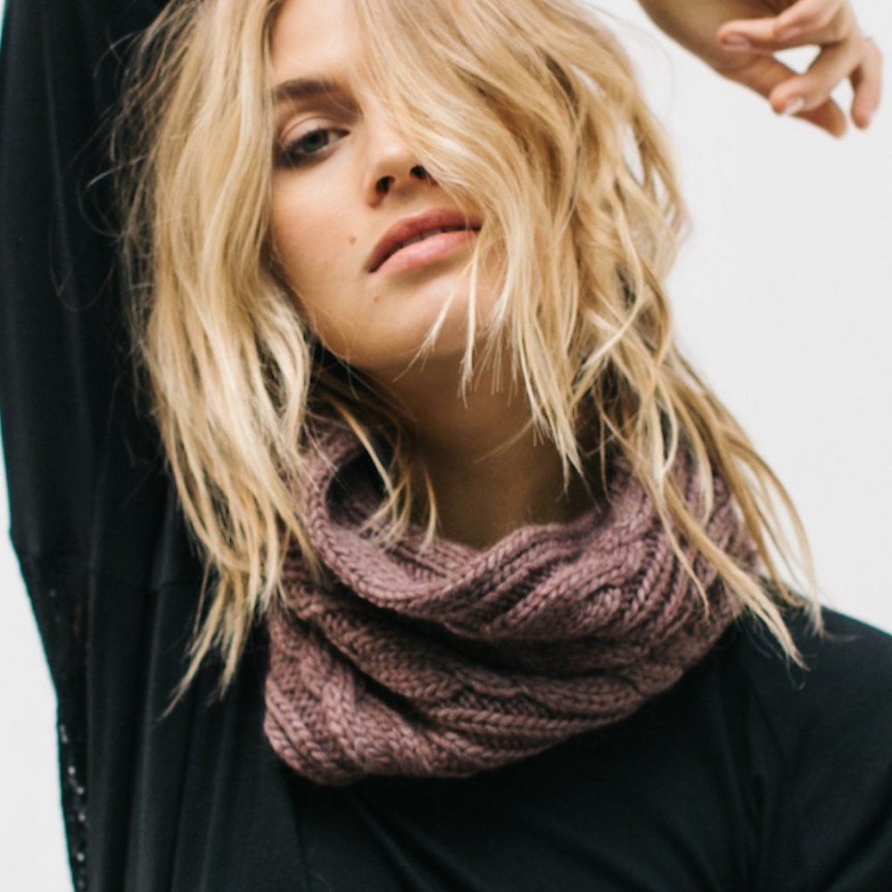 Krochet Kids lnt Analise Infinity Scarf in Nutmeg